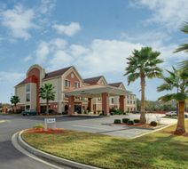 Holiday Inn Express Savannah S I95 Exterior