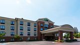 Holiday Inn Express & Suites North East Exterior