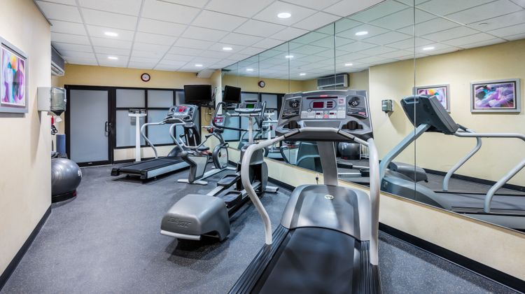 Holiday Inn Express & Suites North East Health Club