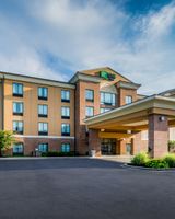 Holiday Inn Express & Suites North East