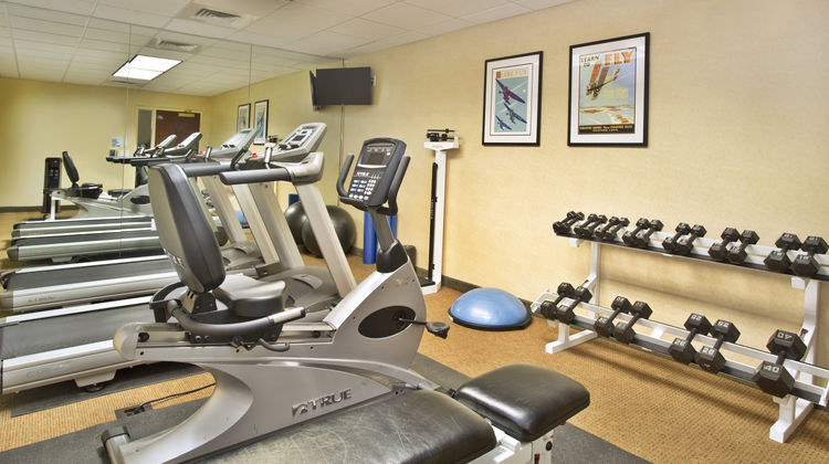 Holiday Inn Express/Suites Bradley Arpt Health Club