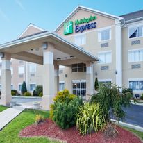 Holiday Inn Express Hotel & Suites