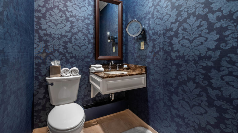 <b>Omni William Penn Hotel Suite</b>. Images powered by <a href="https://www.leonardoworldwide.com/" title="Leonardo Worldwide" target="_blank">Leonardo</a>.