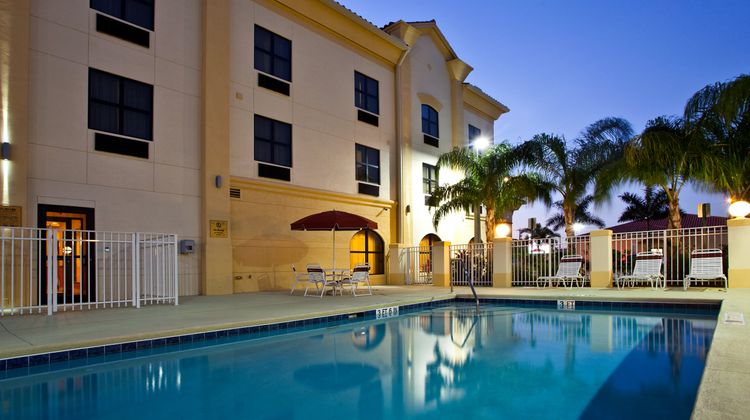 Holiday Inn Express Pool