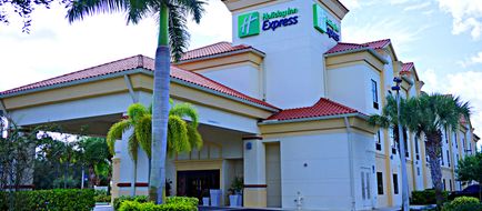 Holiday Inn Express Exterior