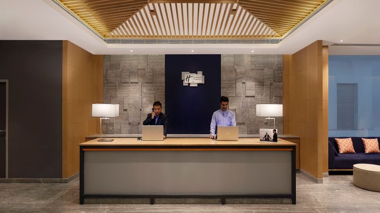 Holiday Inn Express OMR Thoraipakkam Lobby