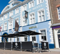 Dukes Head Hotel Exterior