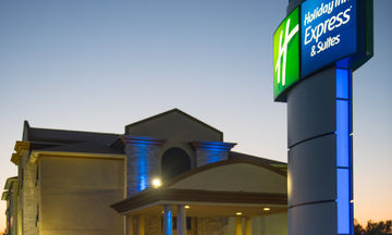Holiday Inn Express & Suites Wauseon