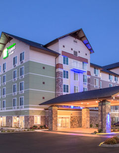 Holiday Inn Express Suites Tukwila