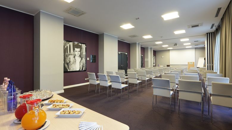 <b>Holiday Inn Milan Nord Zara Meeting</b>. Images powered by <a href="https://www.leonardoworldwide.com/" title="Leonardo Worldwide" target="_blank">Leonardo</a>.