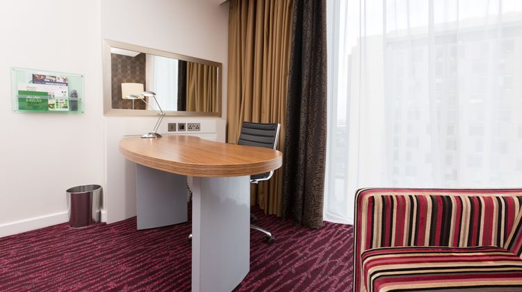Holiday Inn Manchester-MediaCityUK Room