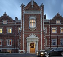 Wivenhoe House Hotel Exterior