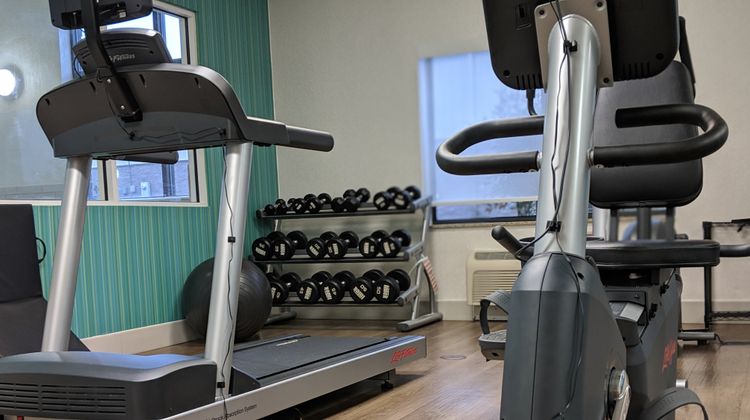 Holiday Inn Express Hotel & Suites Health Club