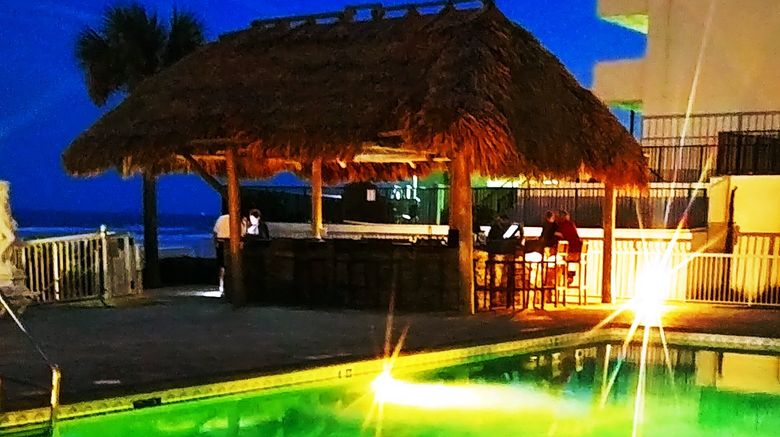 <b>Emerald Shores Hotel Pool</b>. Images powered by <a href="https://www.leonardoworldwide.com/" title="Leonardo Worldwide" target="_blank">Leonardo</a>.
