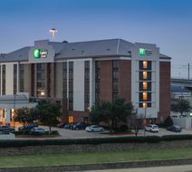Holiday Inn Express Hotel & Suites Exterior