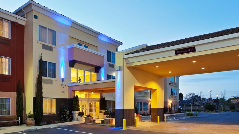 <b>Holiday Inn Express & Suites Berkeley Exterior</b>. Images powered by <a href="https://www.leonardoworldwide.com/" title="Leonardo Worldwide" target="_blank">Leonardo</a>.