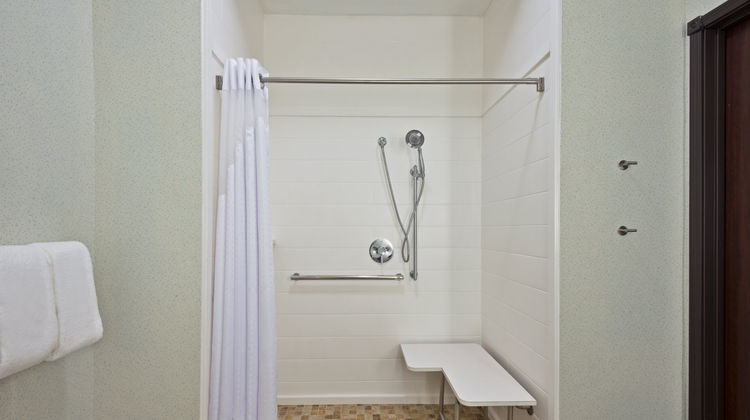Holiday Inn Express & Suites Uniontown Room