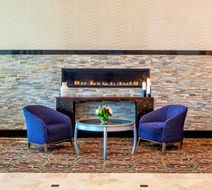 Crowne Plaza Boston Woburn Lobby