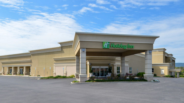 Holiday Inn Martinsburg Exterior
