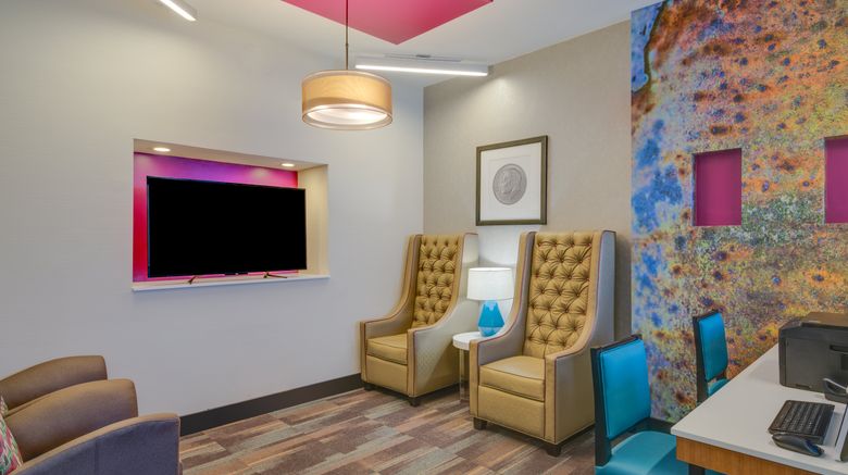 <b>Holiday Inn Express DC East- Andrews AFB Lobby</b>. Images powered by <a href="https://www.leonardoworldwide.com/" title="Leonardo Worldwide" target="_blank">Leonardo</a>.