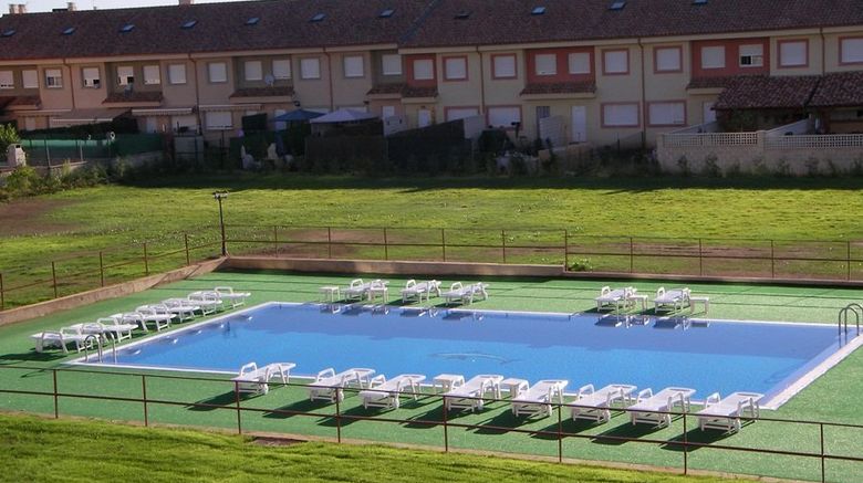 <b>Hotel Santiago Leon Pool</b>. Images powered by <a href="https://www.leonardoworldwide.com/" title="Leonardo Worldwide" target="_blank">Leonardo</a>.