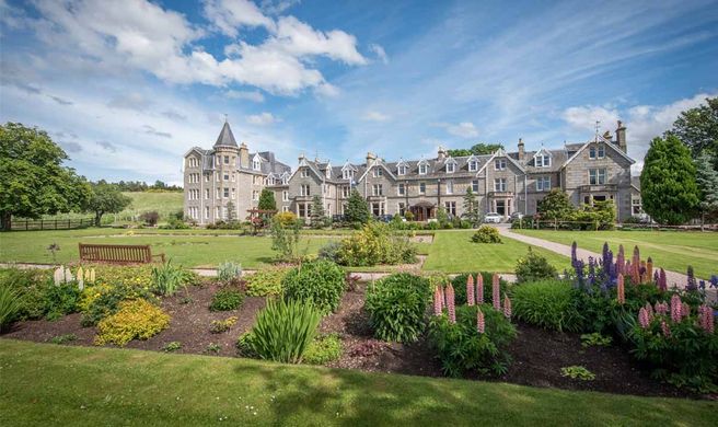 Nethybridge Hotel Exterior