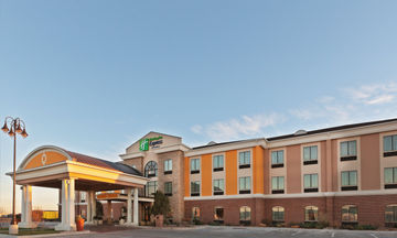 Holiday Inn Express Hotel & Suites