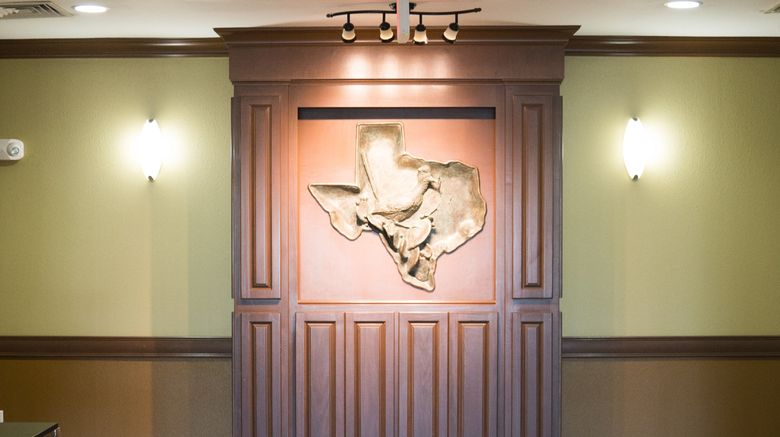 <b>Holiday Inn Express Hotel & Suites Lobby</b>. Images powered by <a href="https://www.leonardoworldwide.com/" title="Leonardo Worldwide" target="_blank">Leonardo</a>.