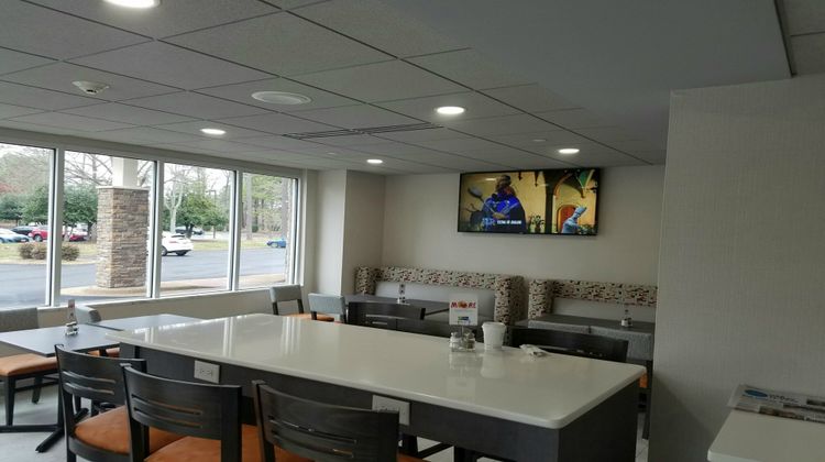 Holiday Inn Express Busch Gardens Area Restaurant