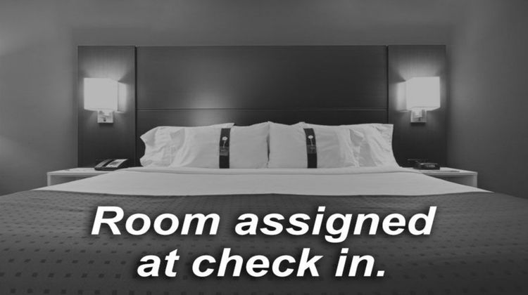 Holiday Inn Express Busch Gardens Area Room