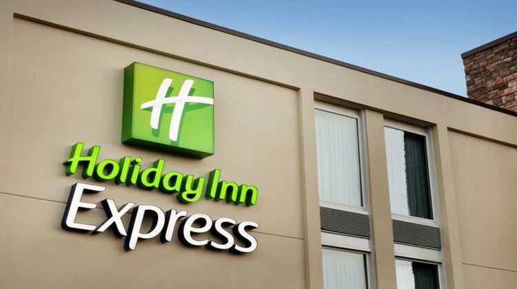 Holiday Inn Express Busch Gardens Area Exterior