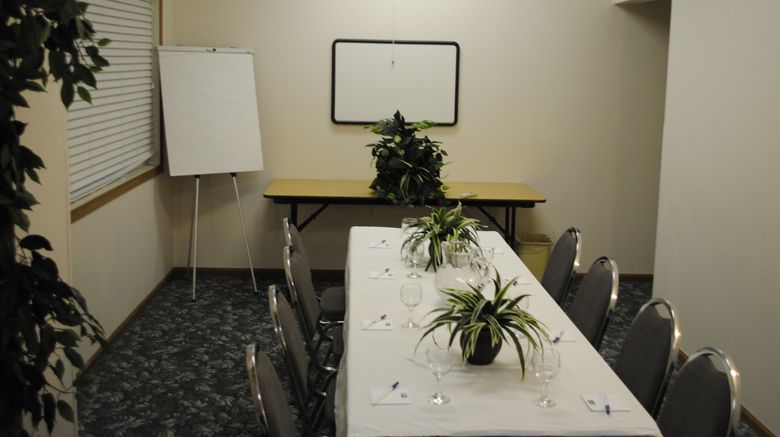 <b>Holiday Inn Express Mackinaw City Meeting</b>. Images powered by <a href="https://www.leonardoworldwide.com/" title="Leonardo Worldwide" target="_blank">Leonardo</a>.