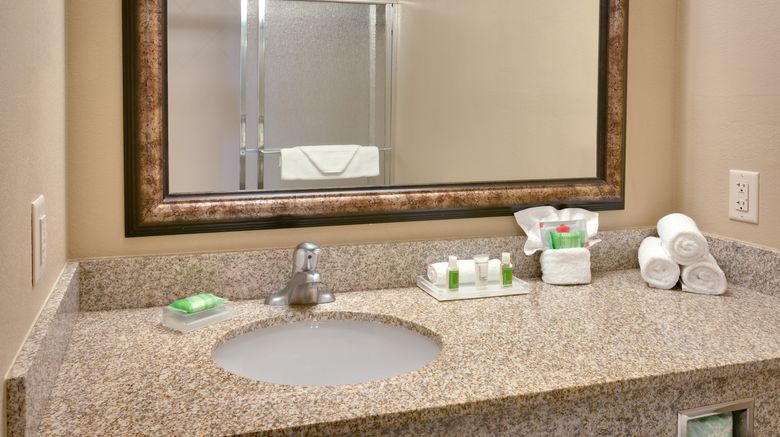 <b>Holiday Inn & Suites Room</b>. Images powered by <a href="https://www.leonardoworldwide.com/" title="Leonardo Worldwide" target="_blank">Leonardo</a>.