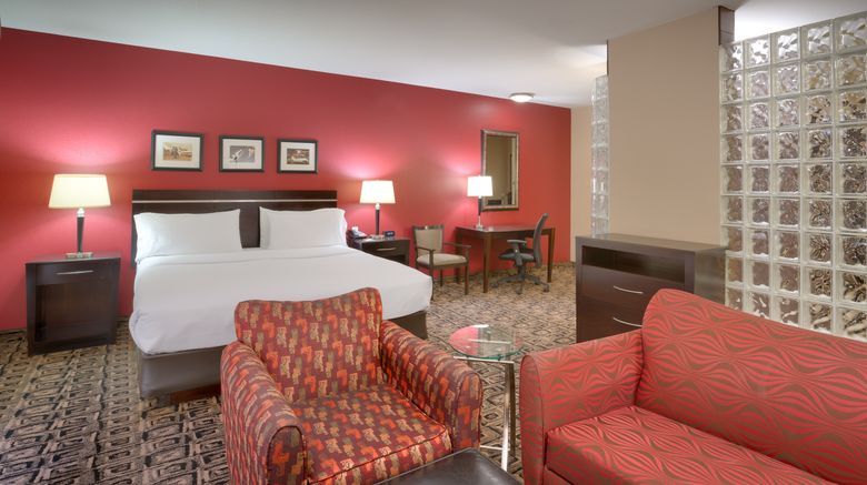<b>Holiday Inn & Suites Suite</b>. Images powered by <a href="https://www.leonardoworldwide.com/" title="Leonardo Worldwide" target="_blank">Leonardo</a>.