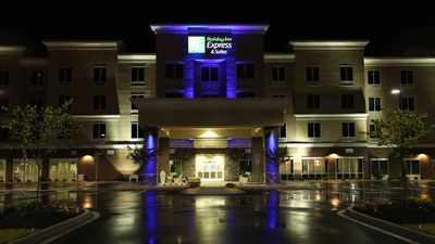 Holiday Inn Express & Suites Goldsboro