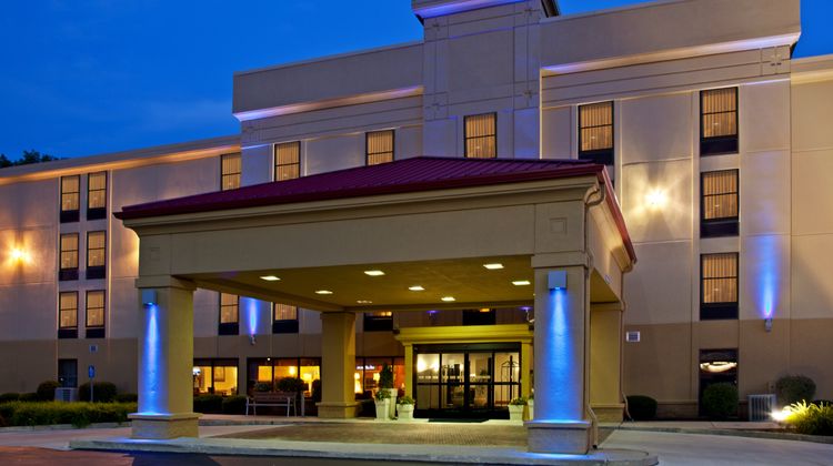 Holiday Inn Express Exterior