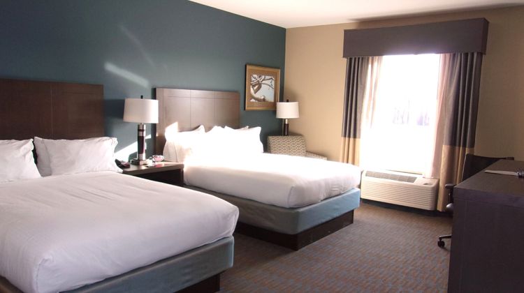 Holiday Inn Express & Suites Goldsboro Room