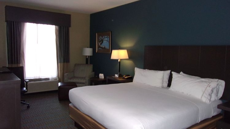 Holiday Inn Express & Suites Goldsboro Room