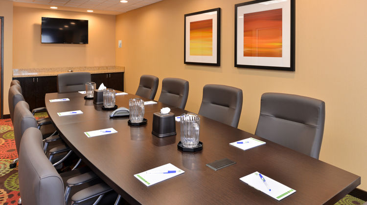 Holiday Inn Express & Suites Ironton Meeting