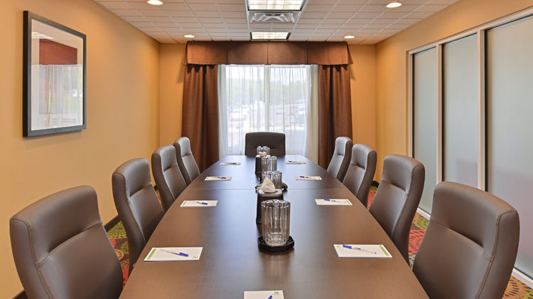 Holiday Inn Express & Suites Ironton Meeting