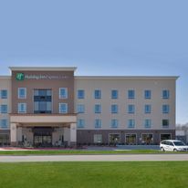 Holiday Inn Express & Suites Forrest Cit