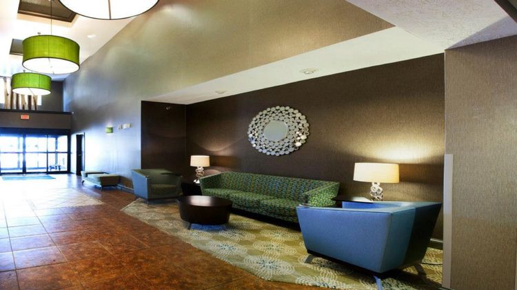 Holiday Inn Express Hotel & Suites Exterior