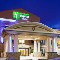 Holiday Inn Express Hotel & Suites