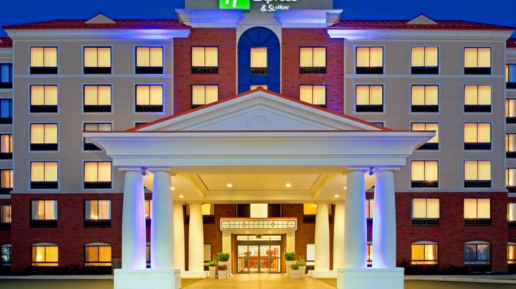 Holiday Inn Express Hotel & Suites Exterior