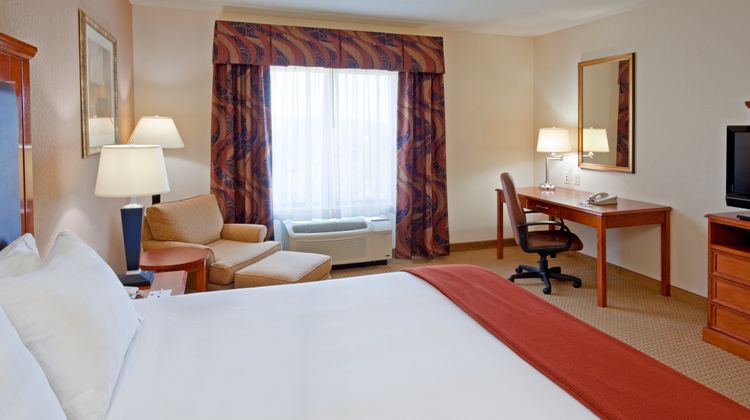 Holiday Inn Express Hotel & Suites Room
