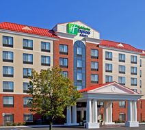 Holiday Inn Express Hotel & Suites Exterior