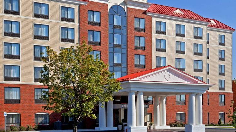 Holiday Inn Express Hotel & Suites Exterior