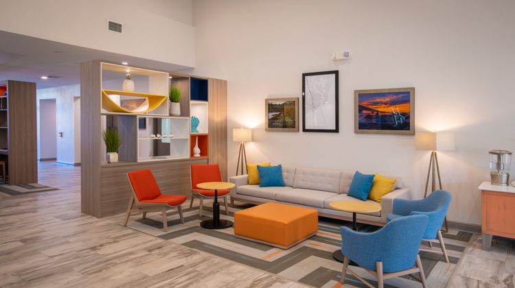 Holiday Inn Pensacola - University Area Lobby