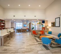 Holiday Inn Pensacola - University Area Lobby
