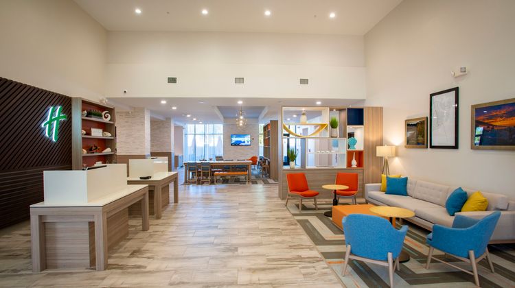 Holiday Inn Pensacola - University Area Lobby